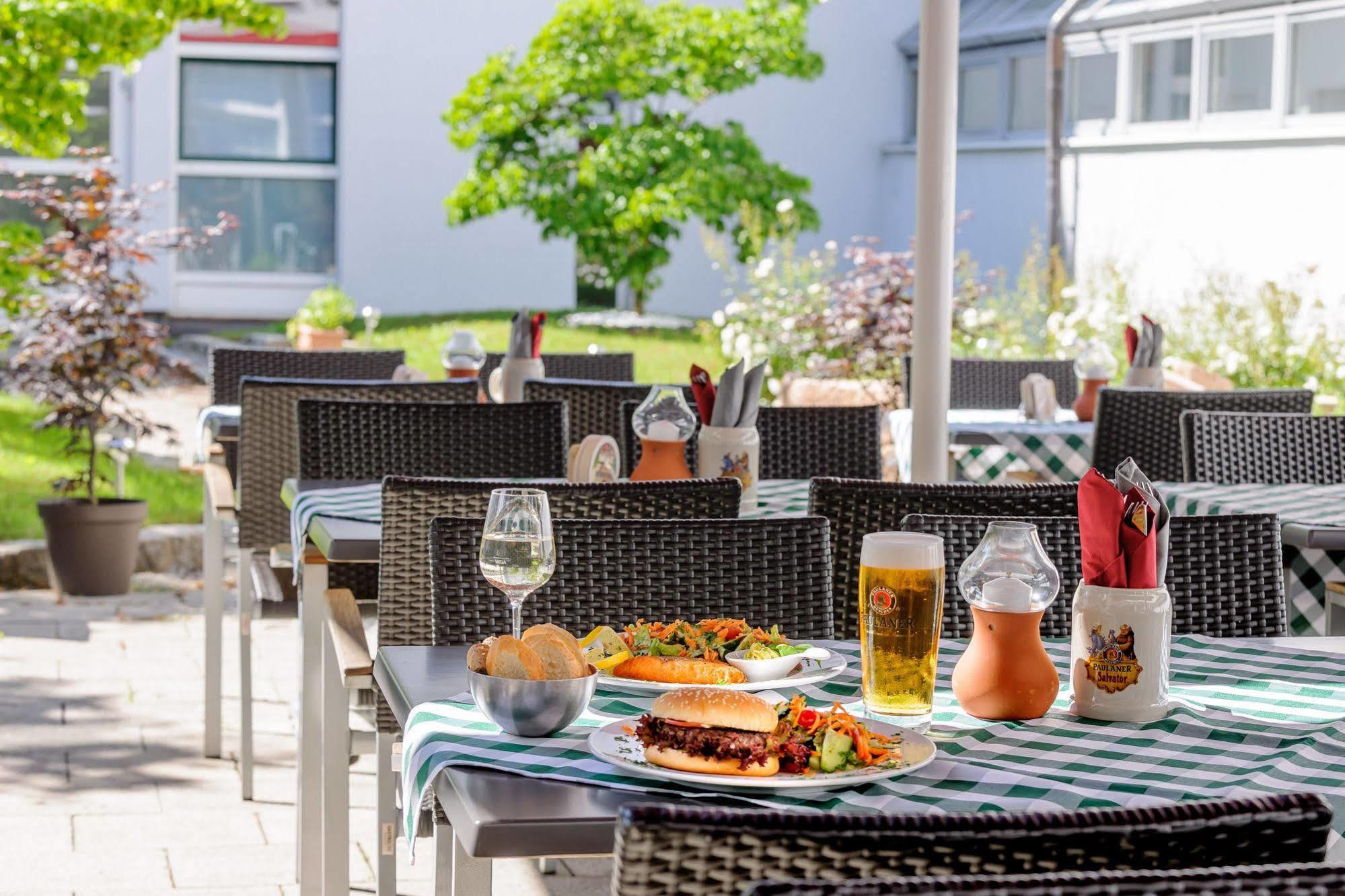 B&B Hotel Muenchen-Schwabing Exterior foto